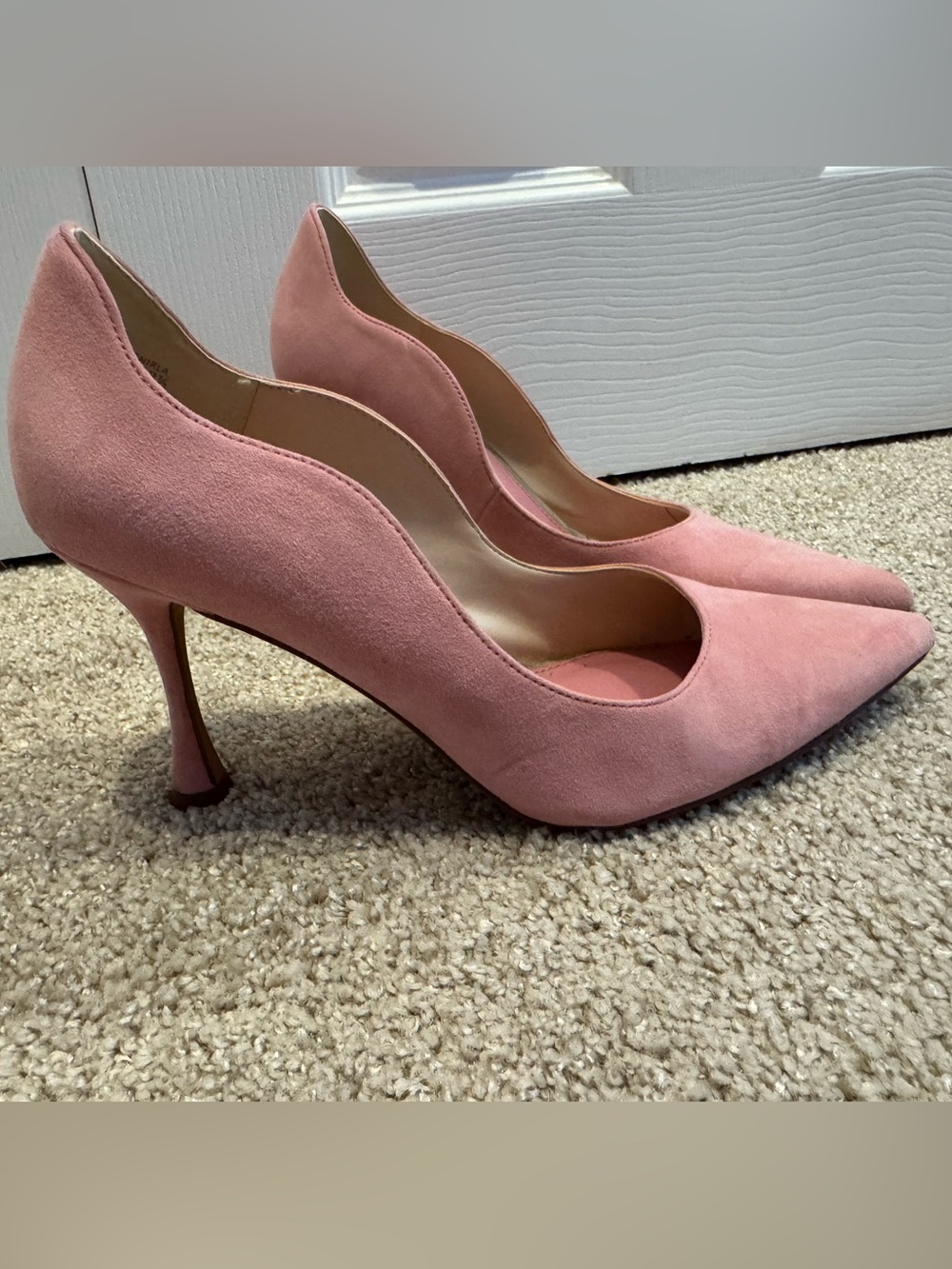 Vince Camuto Pretty Pink Suede Chirla Pointed Toe Pumps - Size 8